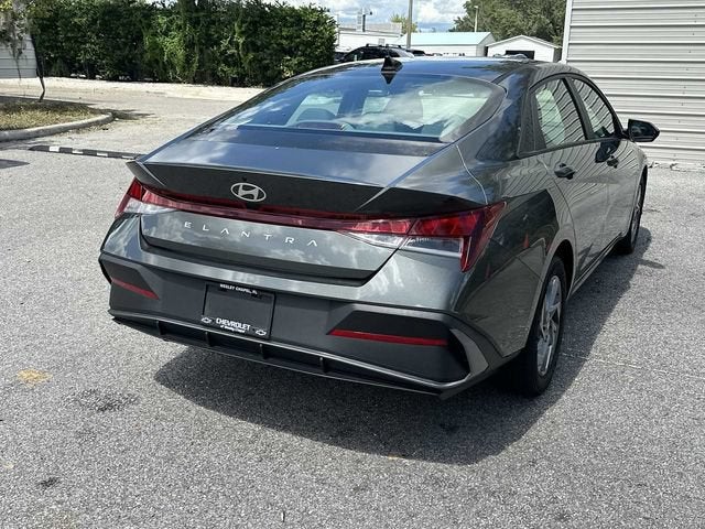 Hyundai Elantra SEL 2024