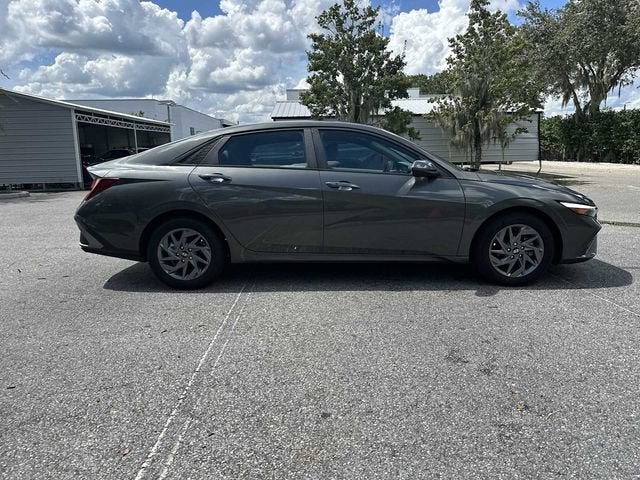 Hyundai Elantra SEL 2024