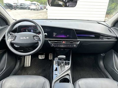 Kia Niro EX Touring 2023