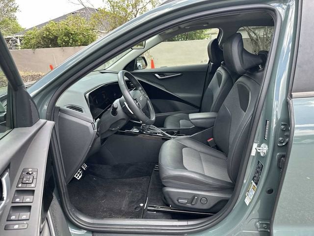 Kia Niro EX Touring 2023