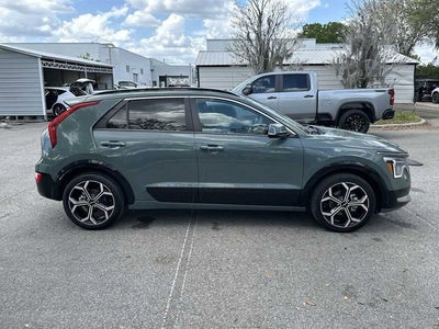 Kia Niro EX Touring 2023