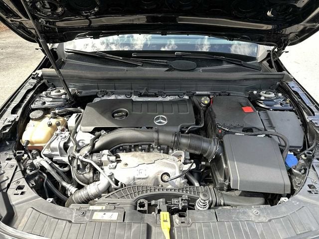 Mercedes-Benz GLB 250 4MATIC® 2023