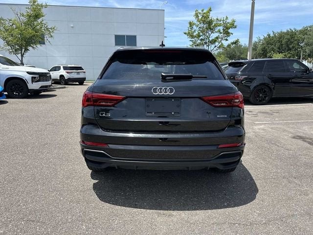 Audi Q3 S line Premium 2024
