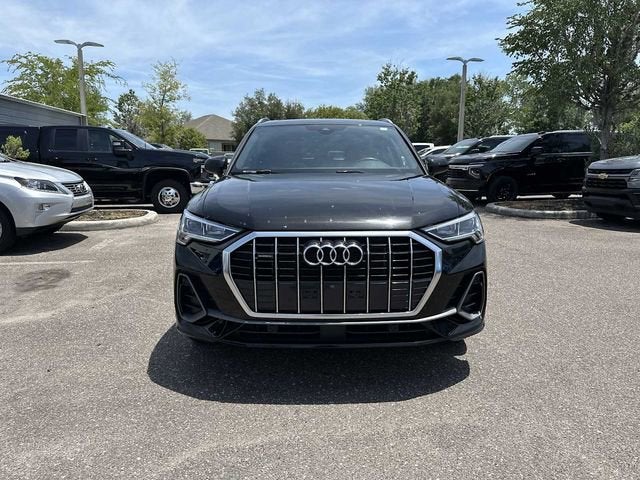 Audi Q3 S line Premium 2024