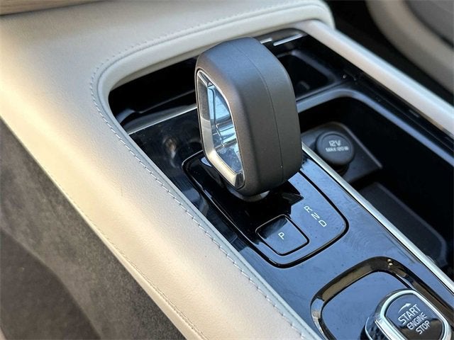 Volvo XC90 Plus 2025