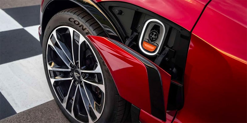 2024 Blazer EV puerto cargador rojo